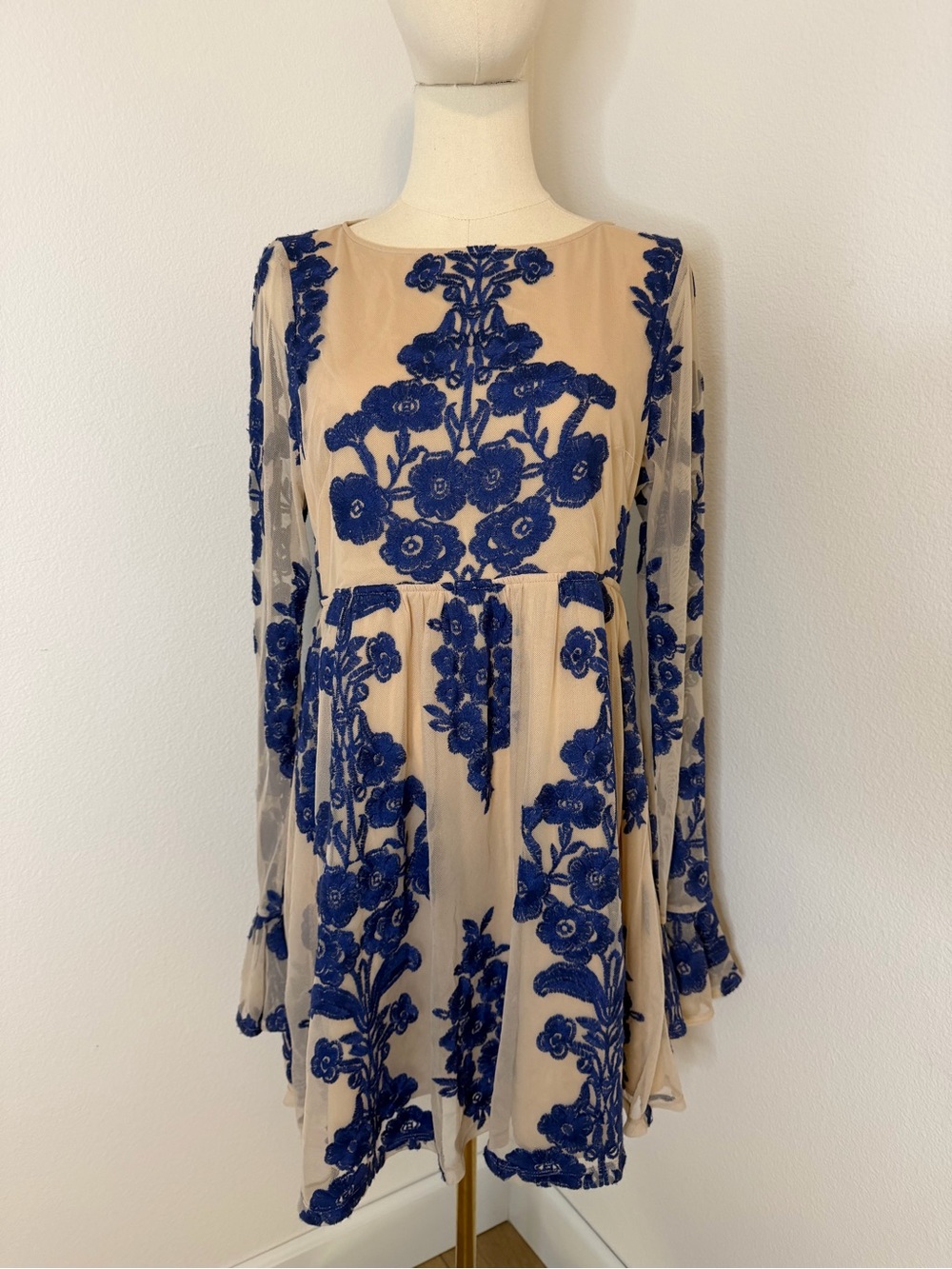 For Love & Lemons Beige Fit & Flare Dress Blue with Floral Appliqué Size Medium